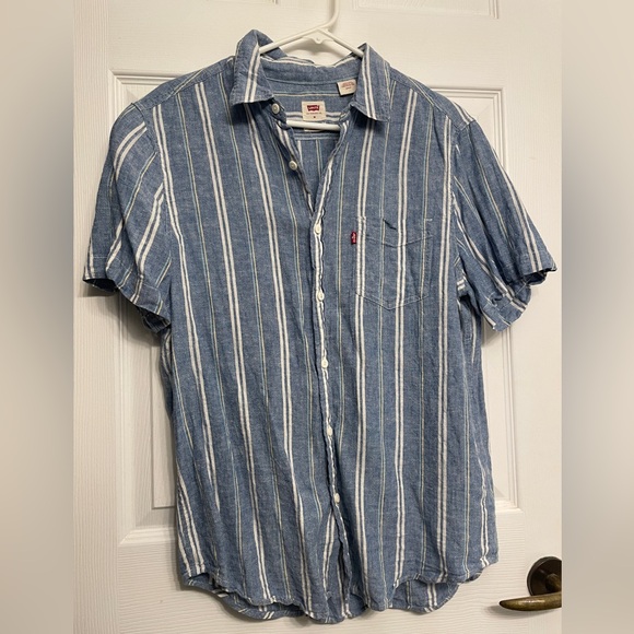 Levi’s Short Sleeve Button Up - Picture 1 of 4